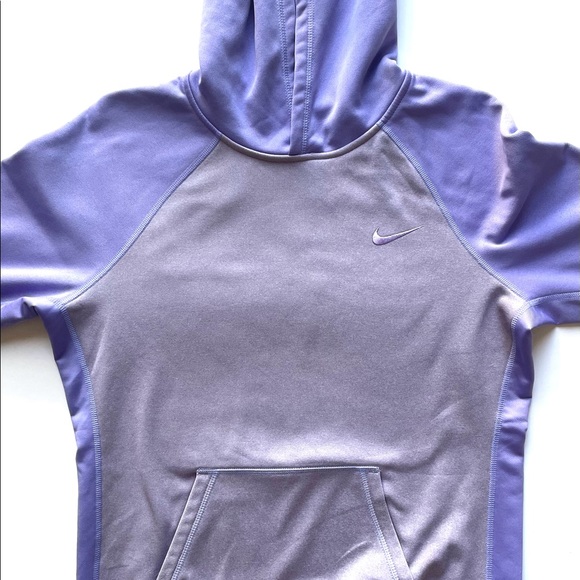 Nike Tops - Women’s Nike Medium Sweatshirt